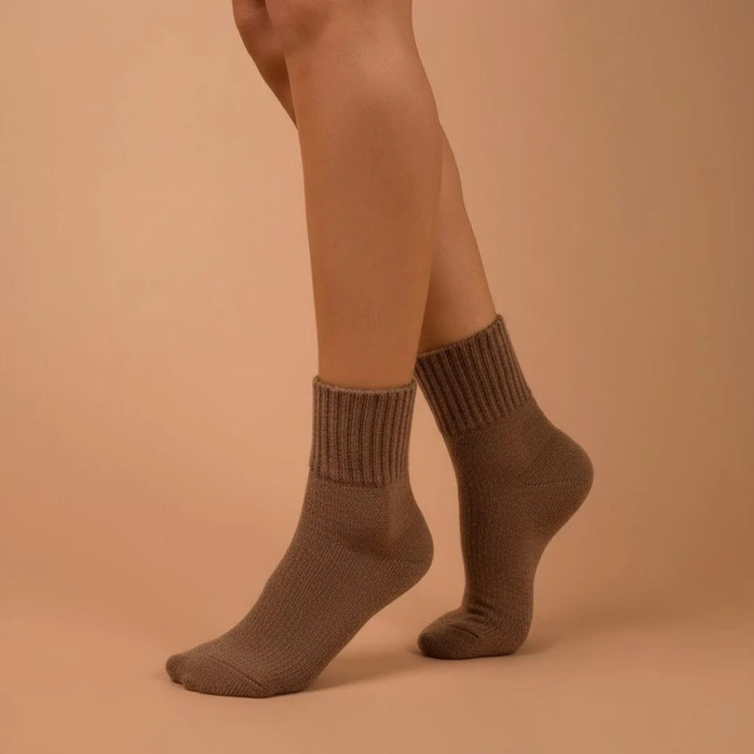 Women's Minimalist Solid Knit Assorted Mid-Calf Socks, 5-Pair Basic Everyday Pack, Soft & Warm for Fall & Winter, Sock Set, Soft Comfy Socks